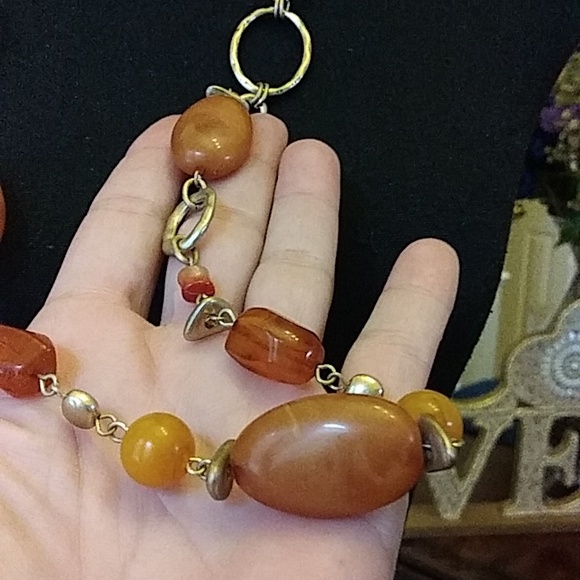 NWT Gold Tone Embellished Stament Beaded  Necklace - Picture 7 of 17